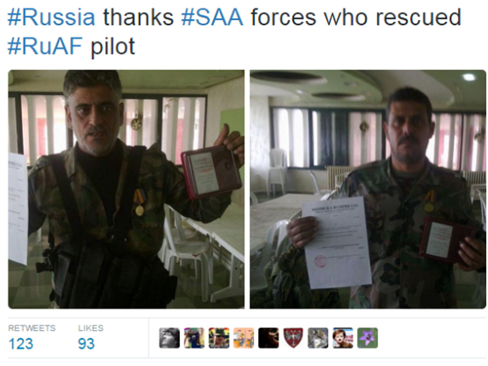 Các quân nhân Syria và phần thưởng nhận được từ Nga. Ảnh chụp từ trang Twitter của nhà báo Syria Hassan Ridha