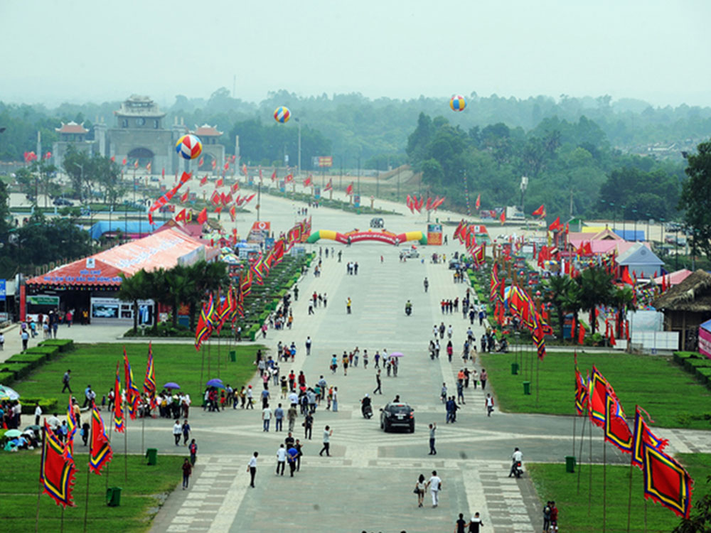 Môi trường, cảnh quan lễ hội Đền Hùng luôn được chính quyền địa phương, người dân chú trọng bảo vệ và tôn tạo - Ảnh: Quý Đoàn