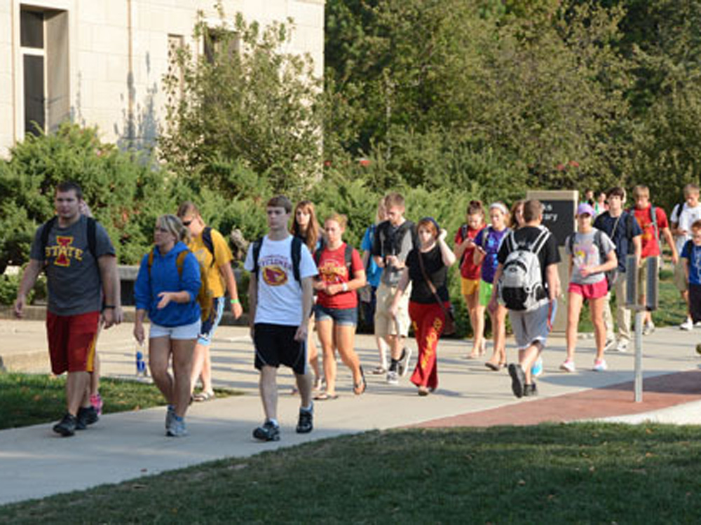 Sinh viên Đại học Iowa - Ảnh chụp màn hình trang tin iastate.edu