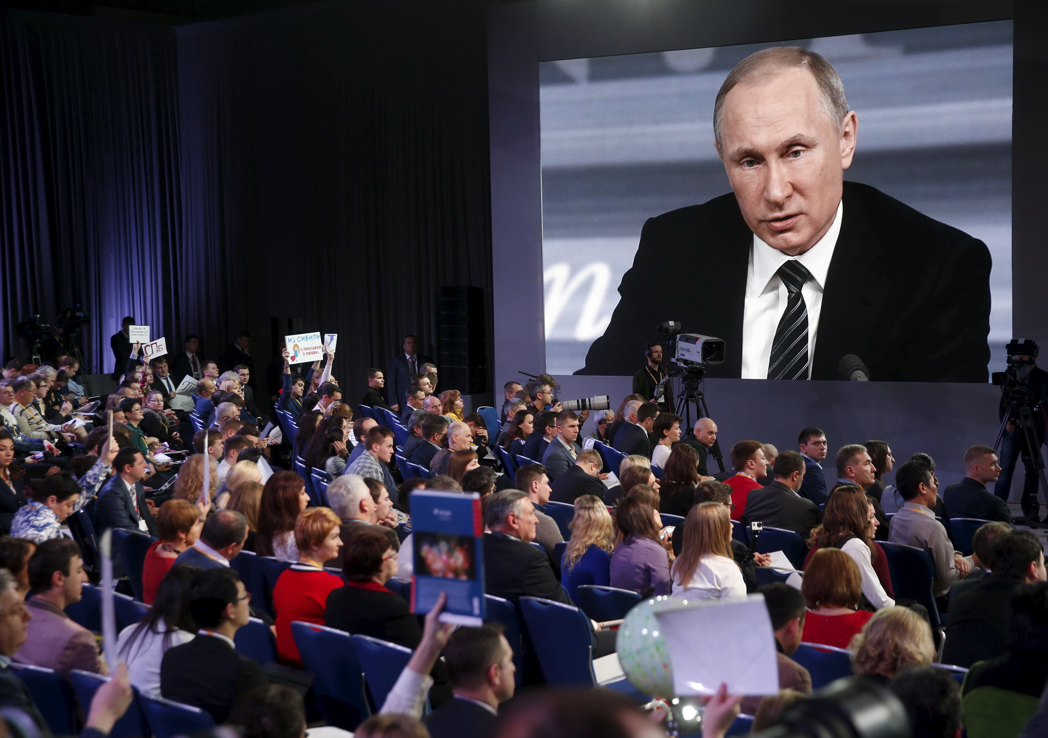 Tổng thống Putin họp báo cuối năm, ngày 17.12.2015 - Ảnh: Reuters