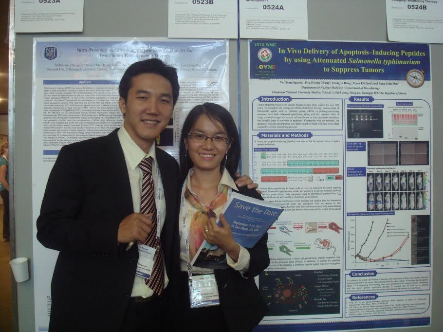 Vợ chồng TS Nguyễn Hồng Vũ - TS Phan Xuân Thúy trong thời gian cùng đi du học, nghiên cứu tại Hàn Quốc - Ảnh: H.V