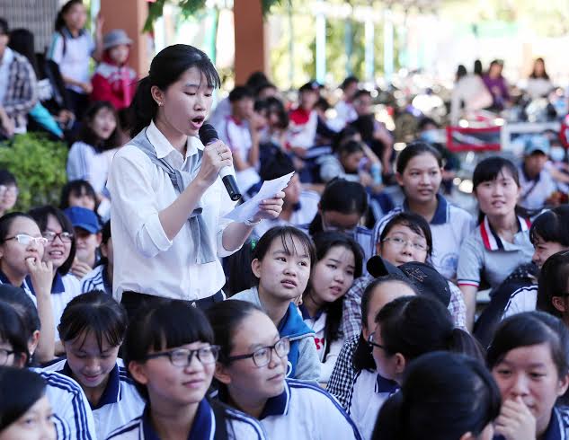 Học sinh tham dự chương trình Tư vấn mùa thi do Báo Thanh Niên tổ chức tại Bà Rịa - Vũng Tàu - Ảnh: Đ.N.Thạch