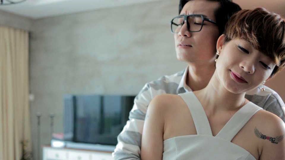 BB Trần và Kim Nhã đã có sự kết hợp ăn ý khi thủ vai đôi vợ chồng trẻ bá đạo - Ảnh cắt từ clip