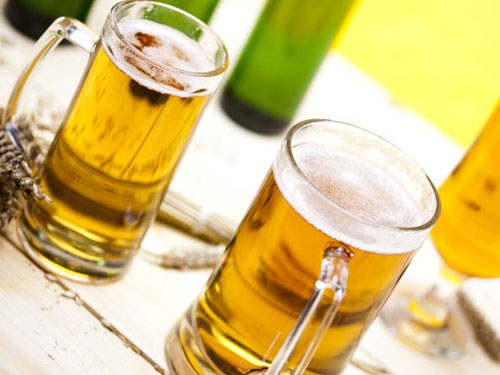 Uống với lượng vừa phải, bia có thể khiến bạn bất ngờ - Ảnh: Shutterstock
