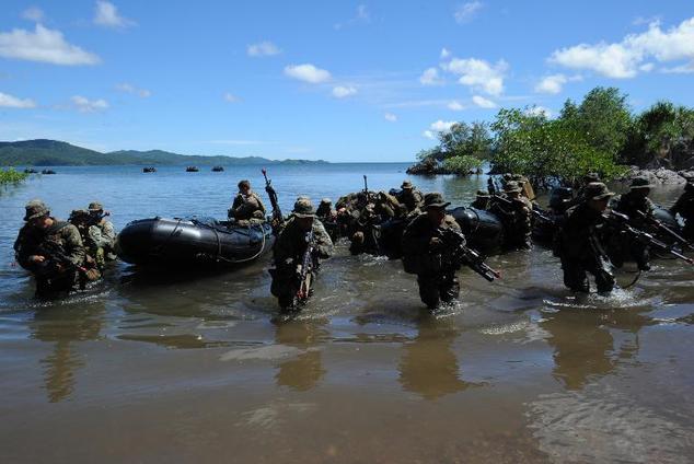 Một cuộc tập trận chung của binh sĩ Mỹ và Philippines - Ảnh: Reuters