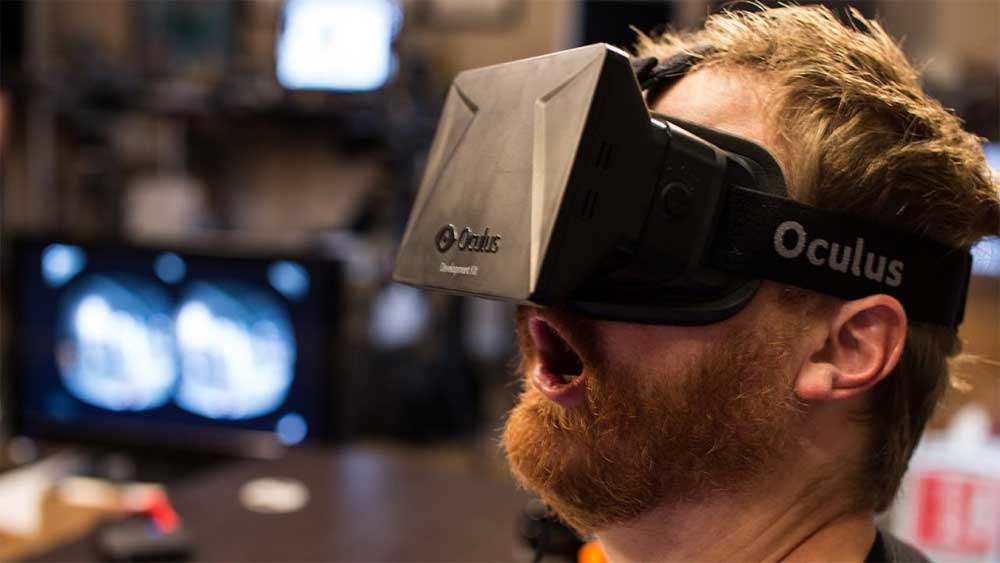 Bắt đầu có trải nghiệm phim người lớn VR - Ảnh: Social News Daily