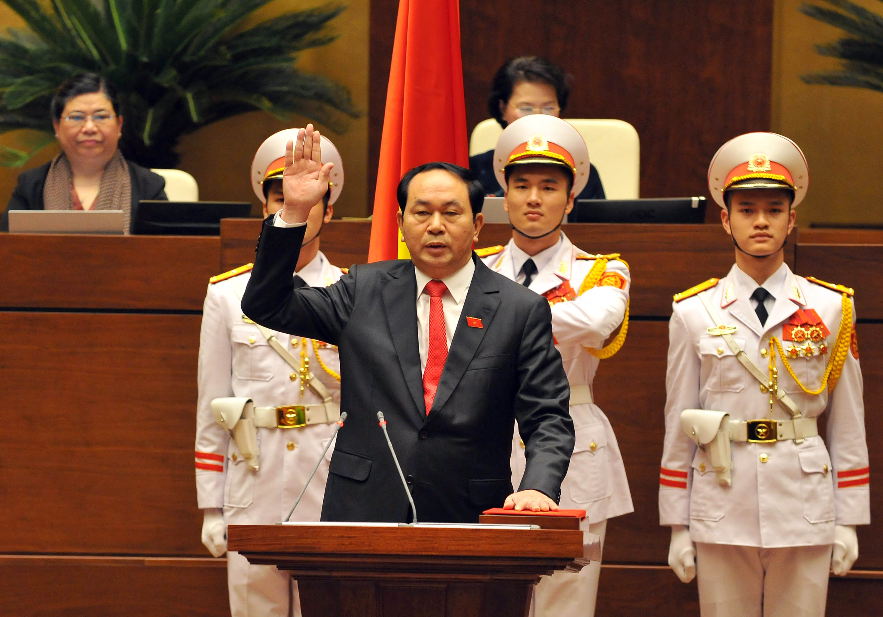 Tân Chủ tịch nước Trần Đại Quang tuyên thệ	- Ảnh: Ngọc Thắng