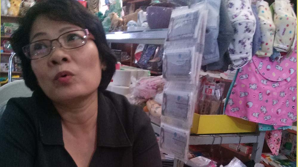 Bà Lan - chủ cửa hàng M Store chia sẻ việc kinh doanh khó khăn