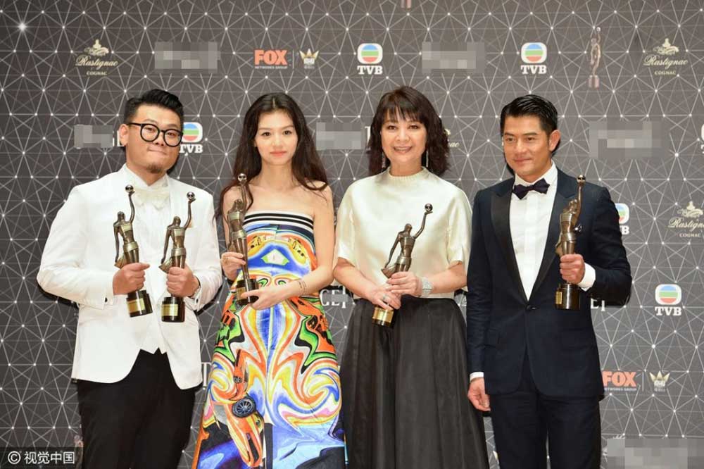 Quách Phú Thành (bìa phải) và các diễn viên đoạt giải Kim tượng