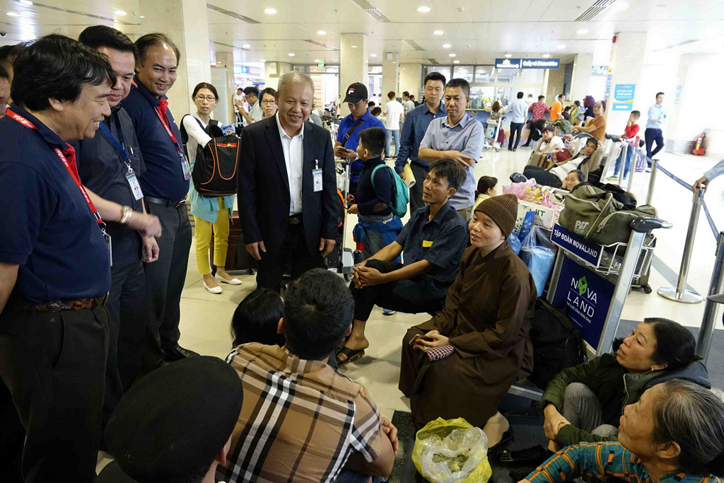 Số lượng chuyến bay và lượng hành khách đến, đi tại sân bay Tân Sơn Nhất tăng kỷ lục, ngày cao điểm nhất, tại sân bay có tới 124.000 lượt khách và 827 lượt chuyến
