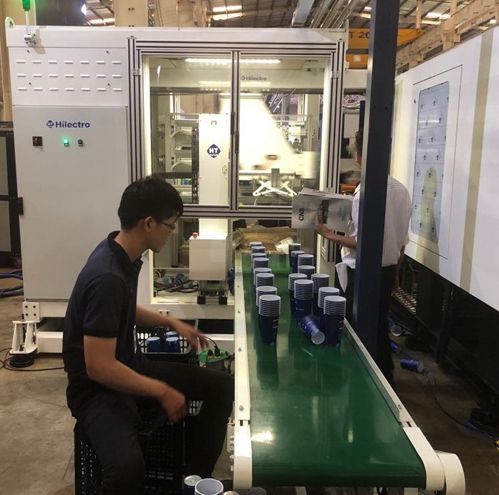 Máy Robot tay ngang ứng dụng công nghệ IML giúp tăng năng suất và chất lượng sản phẩm