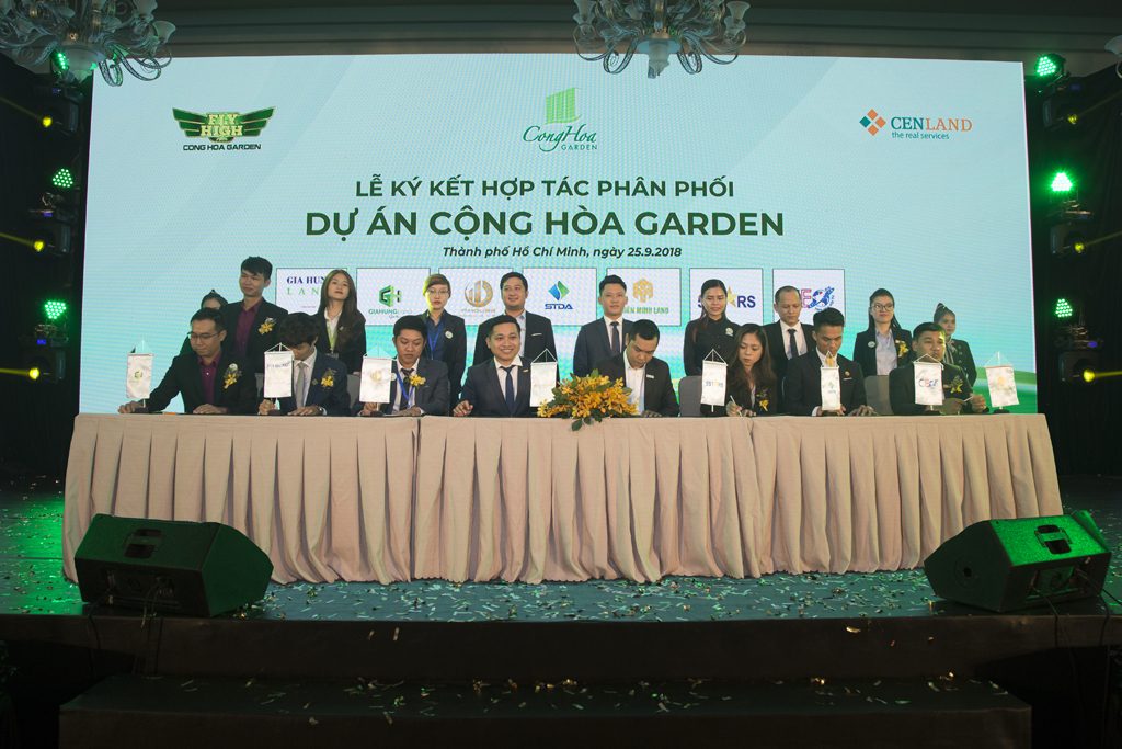 Việc ký kết hợp tác phân phối giữa các đơn vị uy tín góp phần mang đến chất lượng dịch vụ chuyên nghiệp cho Cộng Hòa Garden