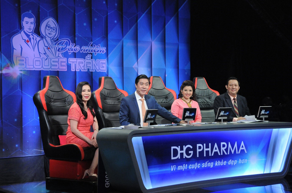 NSƯT Kim Xuân tiếp tục ngồi ghế nóng mùa 3 cùng các chuyên gia y tế