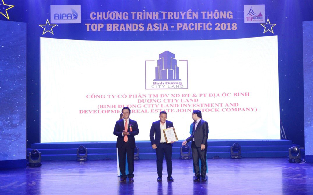 CEO Nguyễn Thanh Hùng nhận giải thưởng Top Brands ASIA-PACIFIC 2018