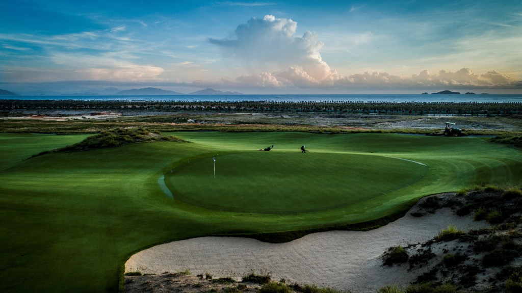 Sân golf KN Golf Links với các đường golf có tầm nhìn hướng biển độc đáo