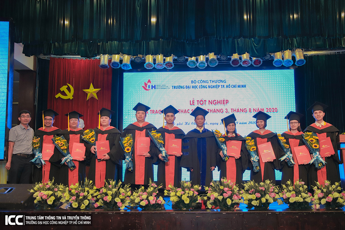 Lễ tốt nghiệp mừng các tân thạc sĩ ra trường