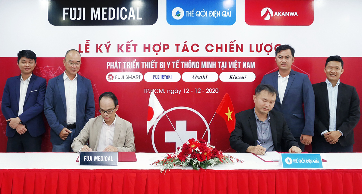 Lễ ký kết hợp tác chiến lược giai đoạn 2021 - 2025 phát triển thiết bị y tế thông minh tại Việt Nam 