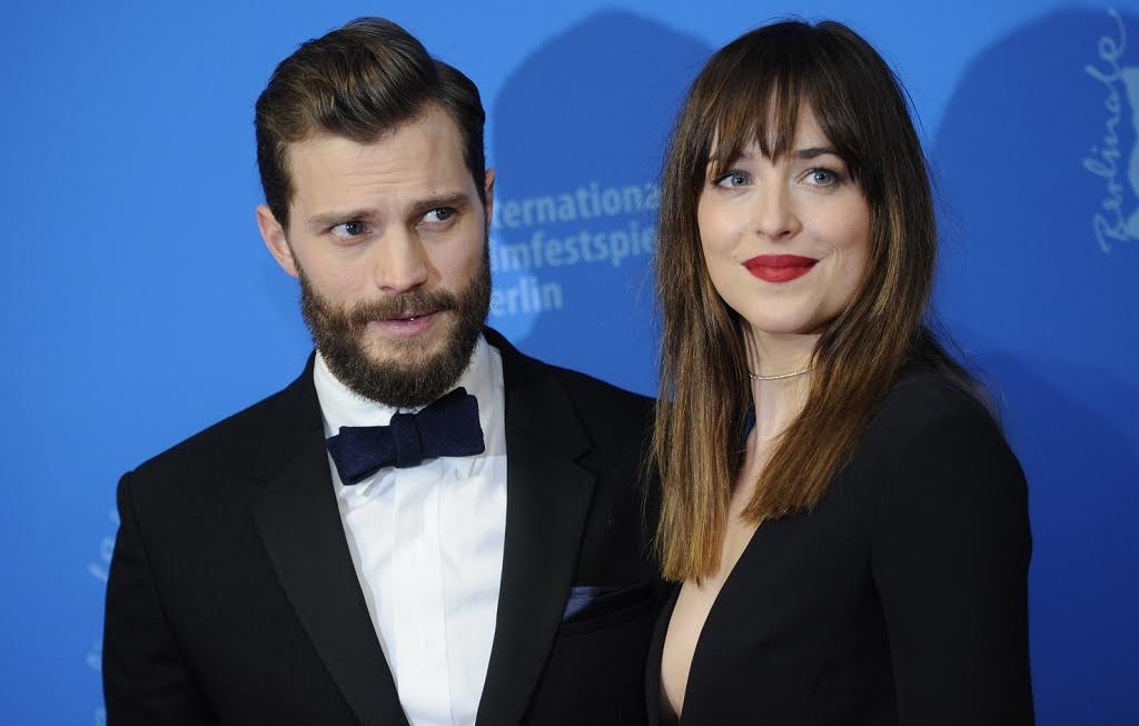 Hai diễn viên chính của '50 sắc thái' Jamie Dornan và Dakota Johnson - Ảnh: Reuters