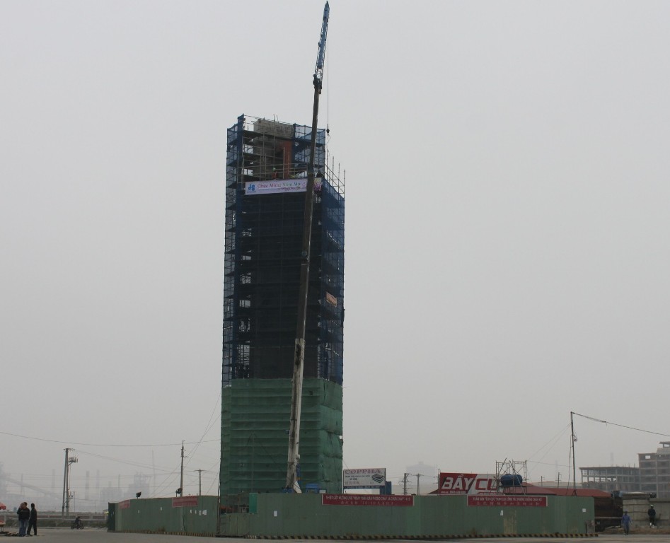 Công ty TNHH Gang thép Hưng nghiệp Formosa xây “Tháp biểu tượng tinh thần” tại Khu kinh tế Vũng Áng - Ảnh: Nguyên Dũng
