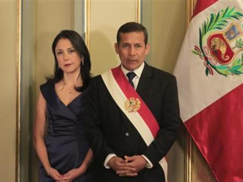 Đệ nhất phu nhân Nadine Heredia bên cạnh chồng là Tổng thống Peru, Ollanta Humala - Ảnh: Reuters