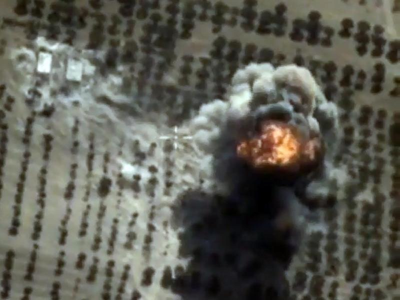 Bộ Quốc phòng Nga công bố bức ảnh không kích ở Syria - Ảnh: AFP