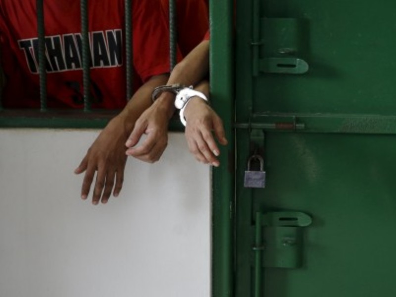 Chính quyền Indonesia ra quyết định áp dụng luật thiến những tội phạm lạm dụng tình dục trẻ em - Ảnh: Reuters