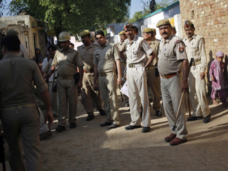 Cảnh sát Ấn Độ trong một đợt trấn áp tội phạm - Ảnh minh họa: Reuters