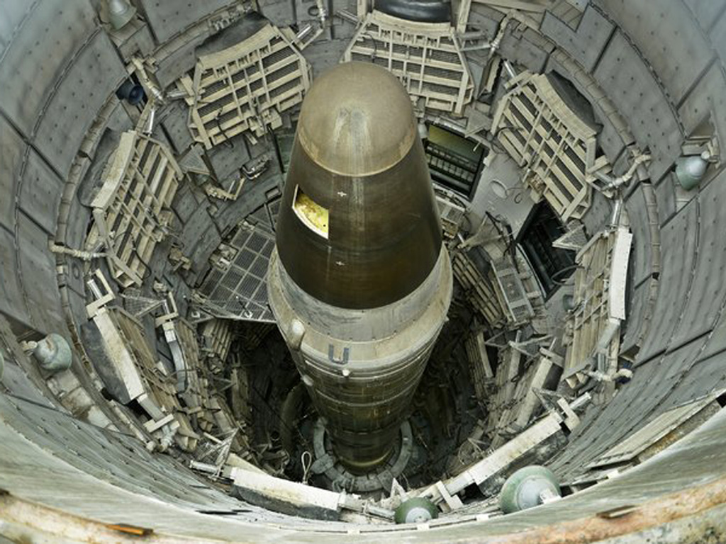 Tên lửa Titan II mang đầu đạn hạt nhân đặt trong hầm phóng, tại bảo tàng tên lửa Titan ở Green Valley, bang Arizona, Mỹ - Ảnh: AFP
