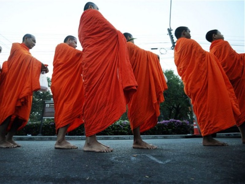 Chủ tịch Liên đoàn Phật giáo Nhật Bản yêu cầu Amazon chấm dứt dịch vụ thuê nhà sư - Ảnh: AFP