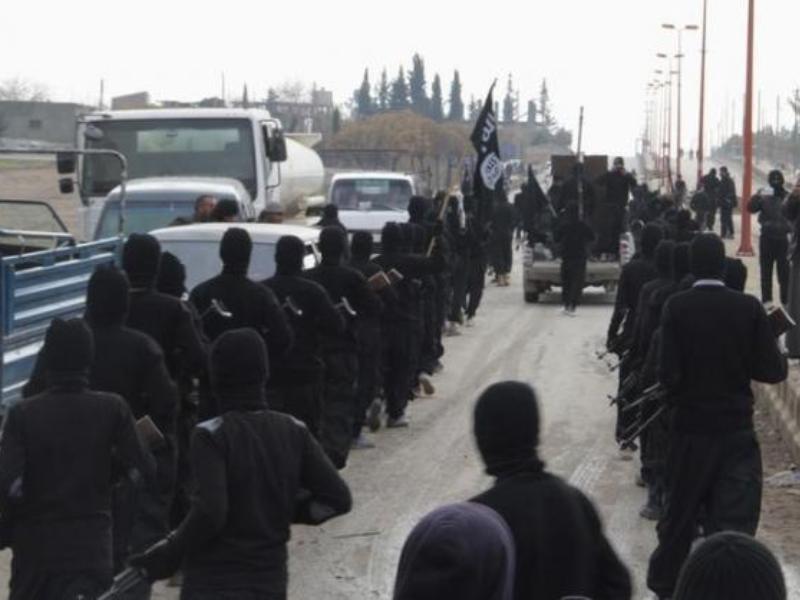 Quân IS ở Iraq. Tổ chức này hăm dọa phá nhà tù ở Ả Rập Xê Út để giải cứu các thành viên IS bị giam tại đó - Ảnh: Reuters