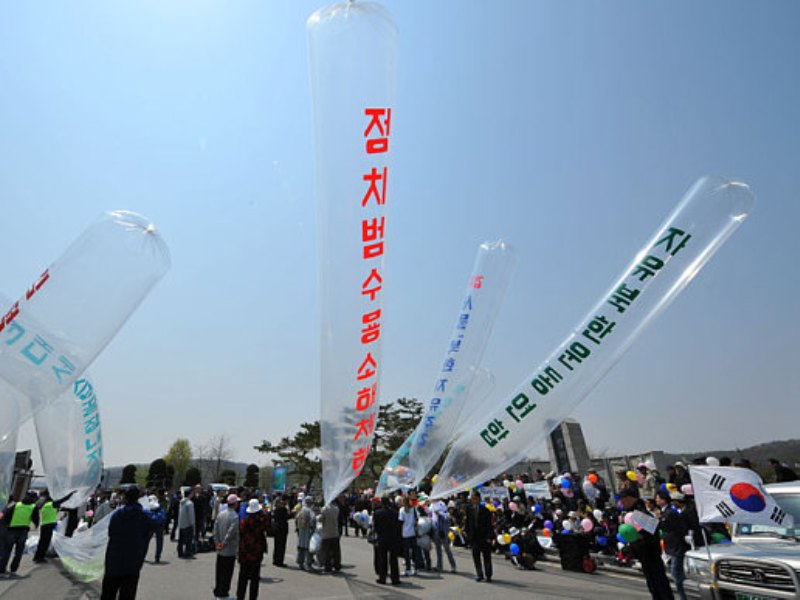 Hàn Quốc khôi phục chương trình thả bong bóng rải truyền đơn chống Triều Tiên sau khi Bình Nhưỡng tuyên bố thử nghiệm thành công bom nhiệt hạch ngày 6.1 - Ảnh: AFP