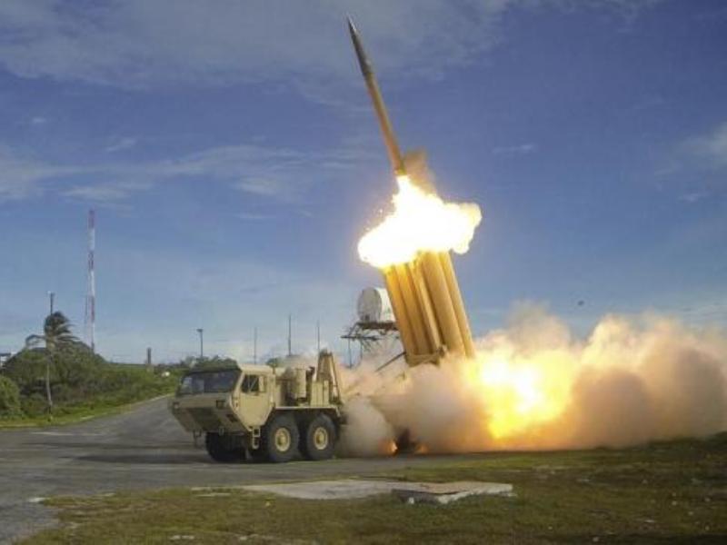 Hệ thống phòng thủ tên lửa THAAD của Mỹ trong một lần thử nghiệm - Ảnh: Reuters
