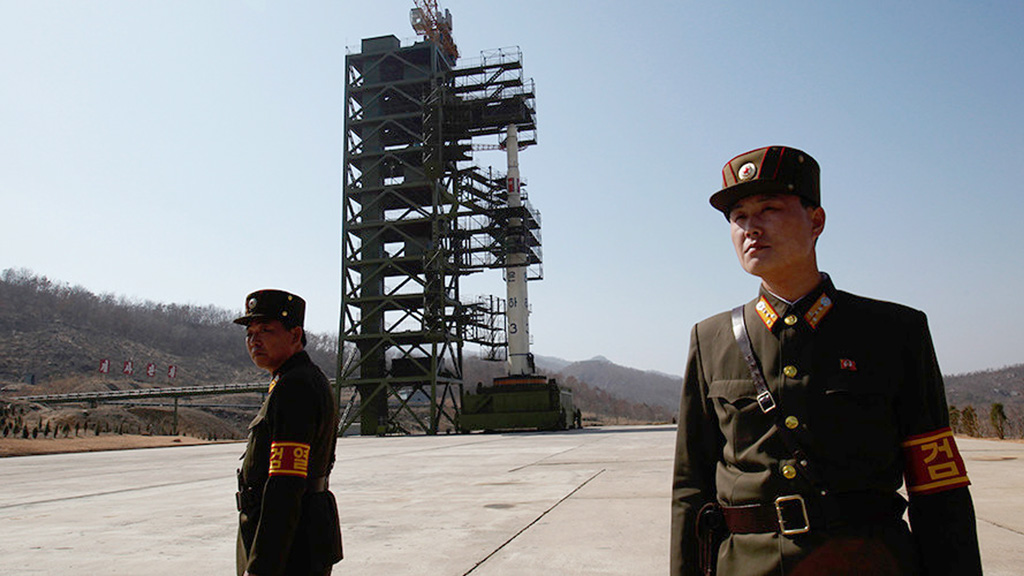 Lính Triều Tiên tại một bãi phóng tên lửa của nước này - Ảnh tư liệu: Reuters