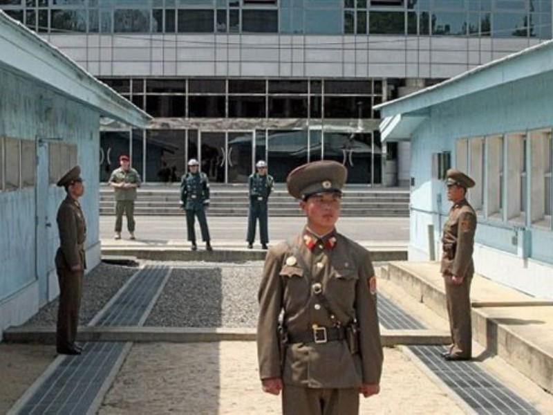 Cửa khẩu Bàn Môn Điếm nằm giữa biên giới hai miền Triều Tiên - Ảnh: AFP 