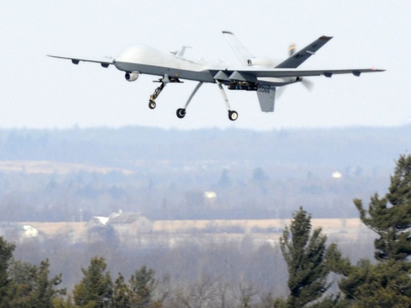 Một máy bay không người lái MQ-9 Reaper có vũ trang tên lửa của Mỹ - Ảnh: Reuters