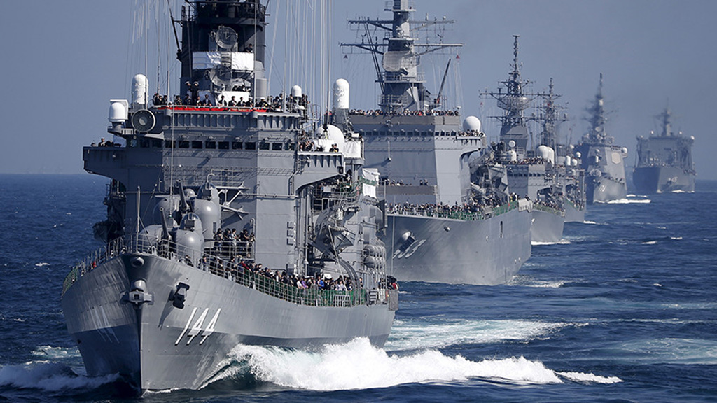 Hạm đội Nhật Bản trên Vịnh Sagami, ngoài khơi Yokosuka, Nhật Bản ngày 18.10.2015 - Ảnh: Reuters