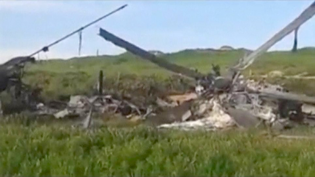 Trực thăng Mi-24 của quân đội Azerbaijan bị phe ly khai ở vùng Nagorno-Karabakh bắn rơi ngày 2.4.2016 - Ảnh: Reuters