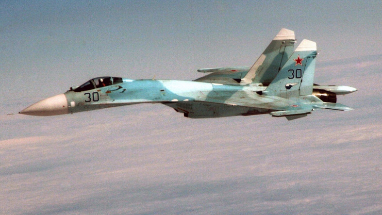 Một chiến đấu cơ Su-27 của Nga tham gia diễn tập trên bầu trời Anchorage, Alaska (Mỹ) tháng 8.2010 - Ảnh: Quân đội Mỹ