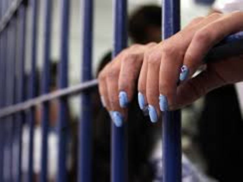 Người chuyển giới dễ trở thành mục tiêu bị tấn công tình dục trong nhà tù - Ảnh minh họa: Reuters