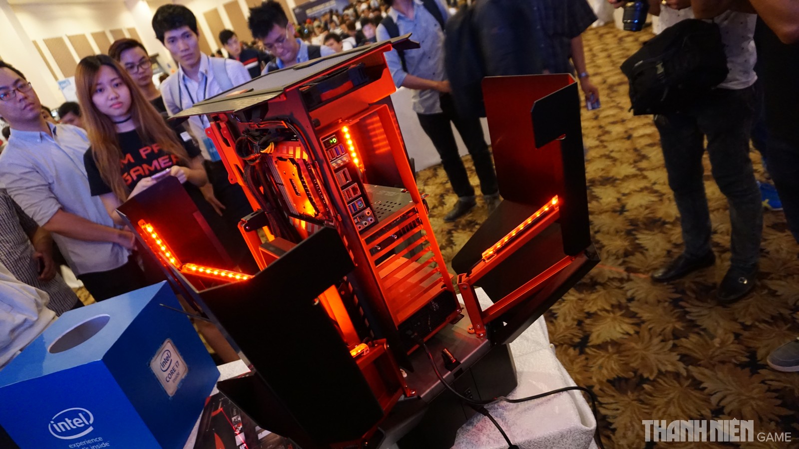 Sôi động tại Intel Enthusiast Day 2015: Nhiều thùng máy độ cực đẹp