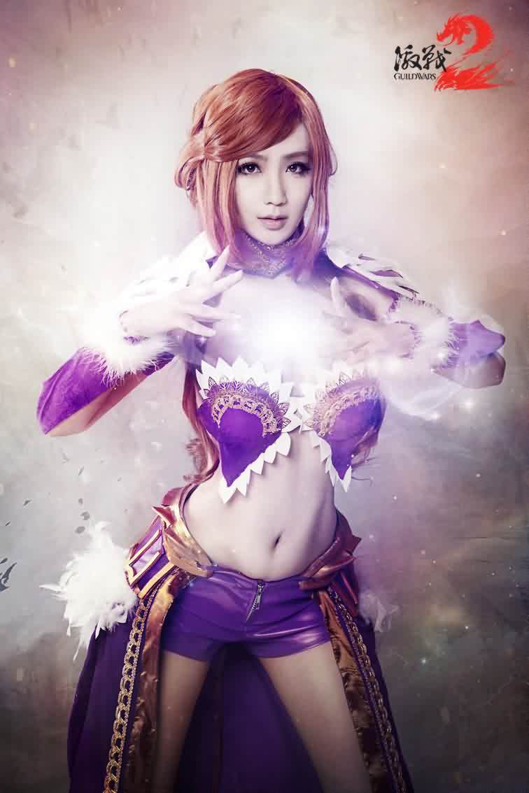 Nữ thần Mỹ Oai gợi cảm trong cosplay cho game Guild War 2