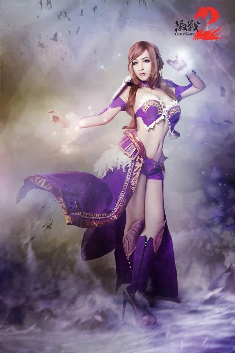 Nữ thần Mỹ Oai gợi cảm trong cosplay cho game Guild War 2