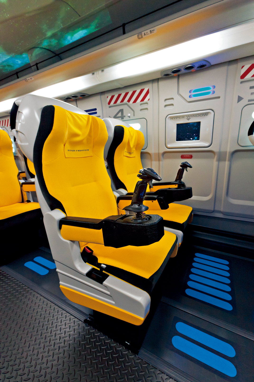 Độc đáo xe bus không gian tại Nhật