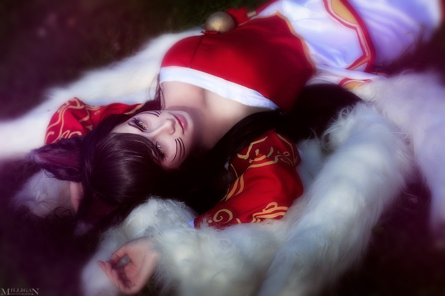 LMHT: cosplay Ahri gợi cảm của nữ cosplayer Nga