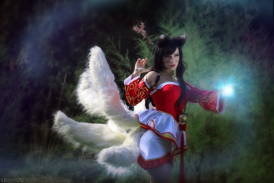 LMHT: cosplay Ahri gợi cảm của nữ cosplayer Nga