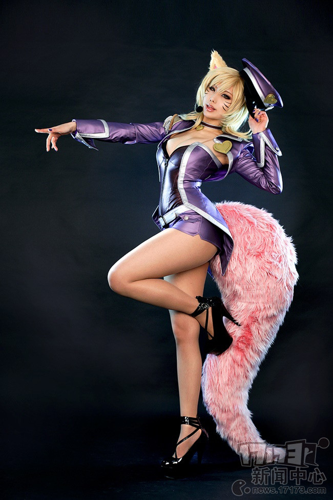 LMHT: cosplay Ahri trong skin Popstar