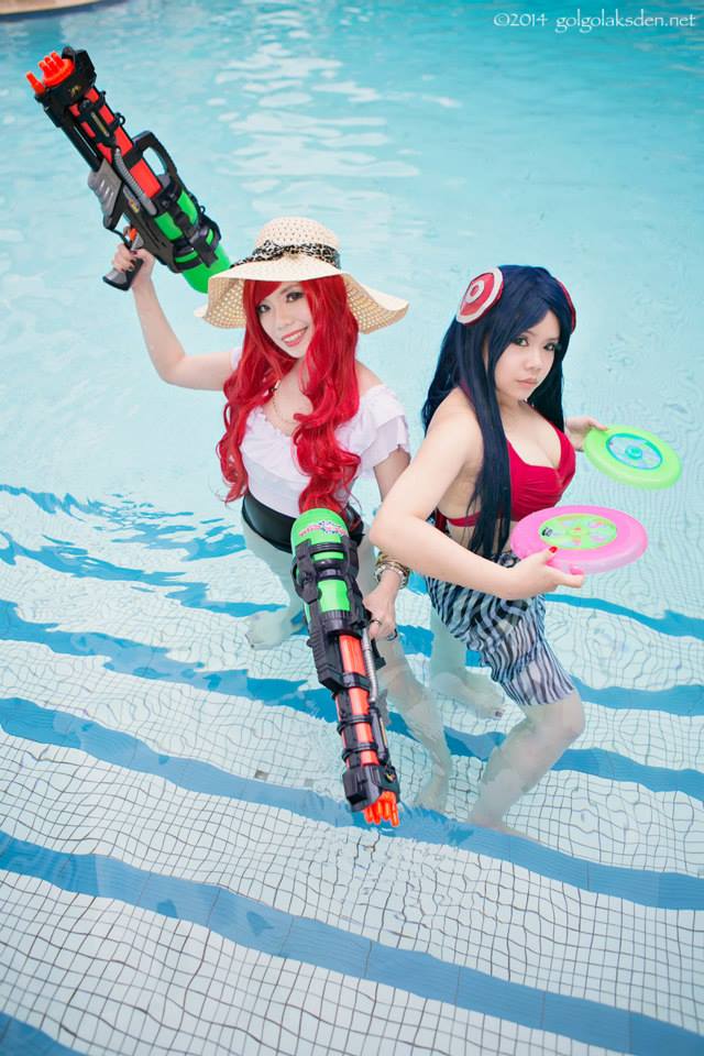 LMHT: bộ ảnh cosplay tập thể Tiệc Bể Bơi