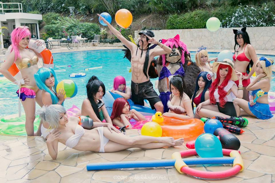 LMHT: bộ ảnh cosplay tập thể Tiệc Bể Bơi