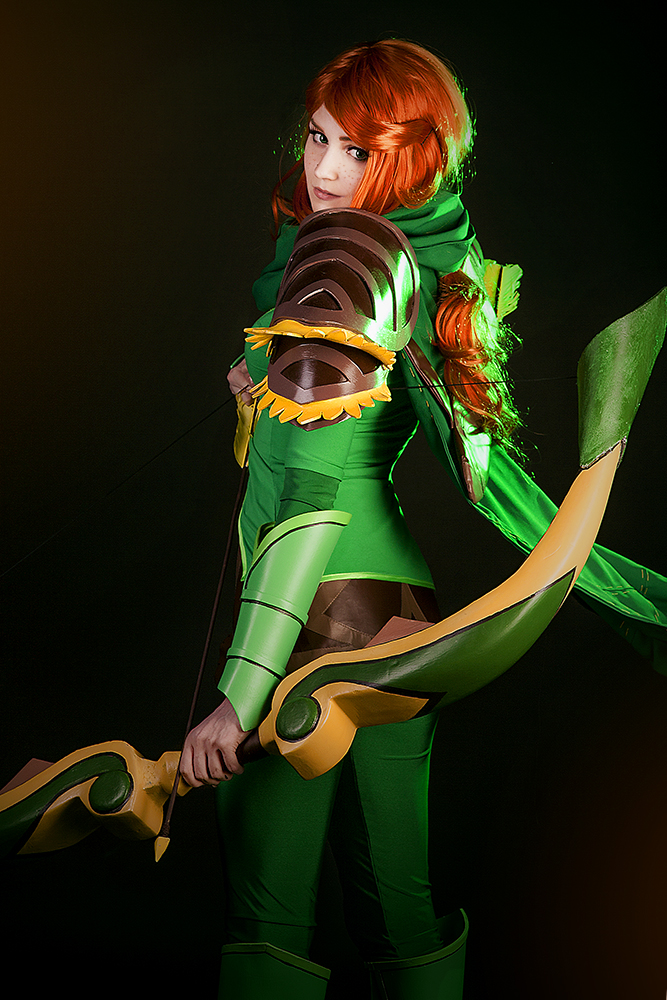 Dota 2: cosplay Windranger và Templar Assassin