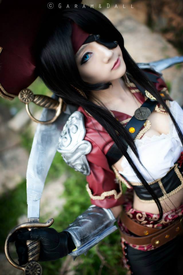 LMHT: cosplay Katarina trong trang phục Bilgewater